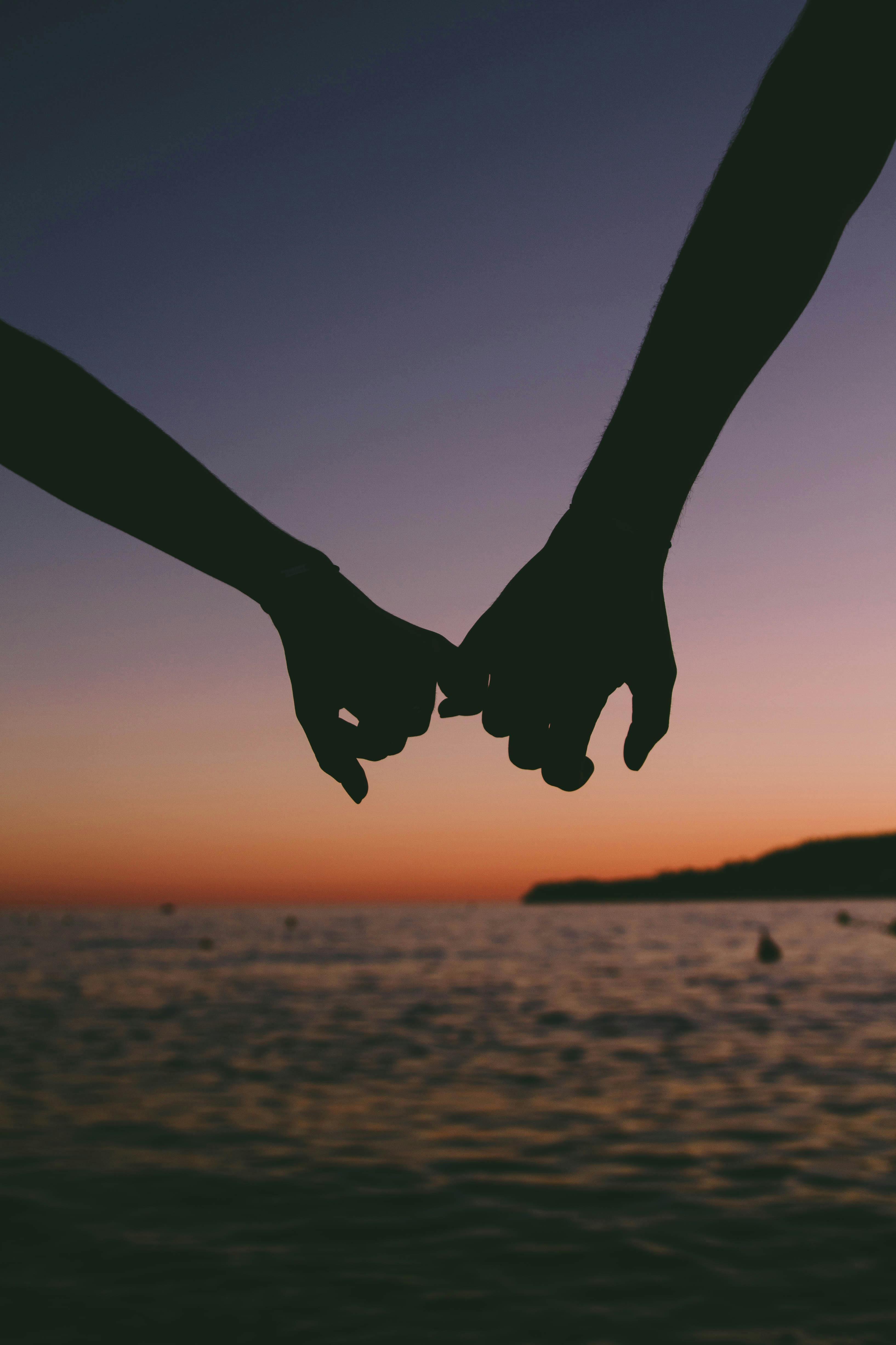 Descoperă experiențe unice și memorabile pentru cupluri sau grupuri de prieteni în categoria Couple&Bonding! De la cursuri de gătit și escapade romantice în cabane izolate, până la croaziere romantice și ateliere de pictură