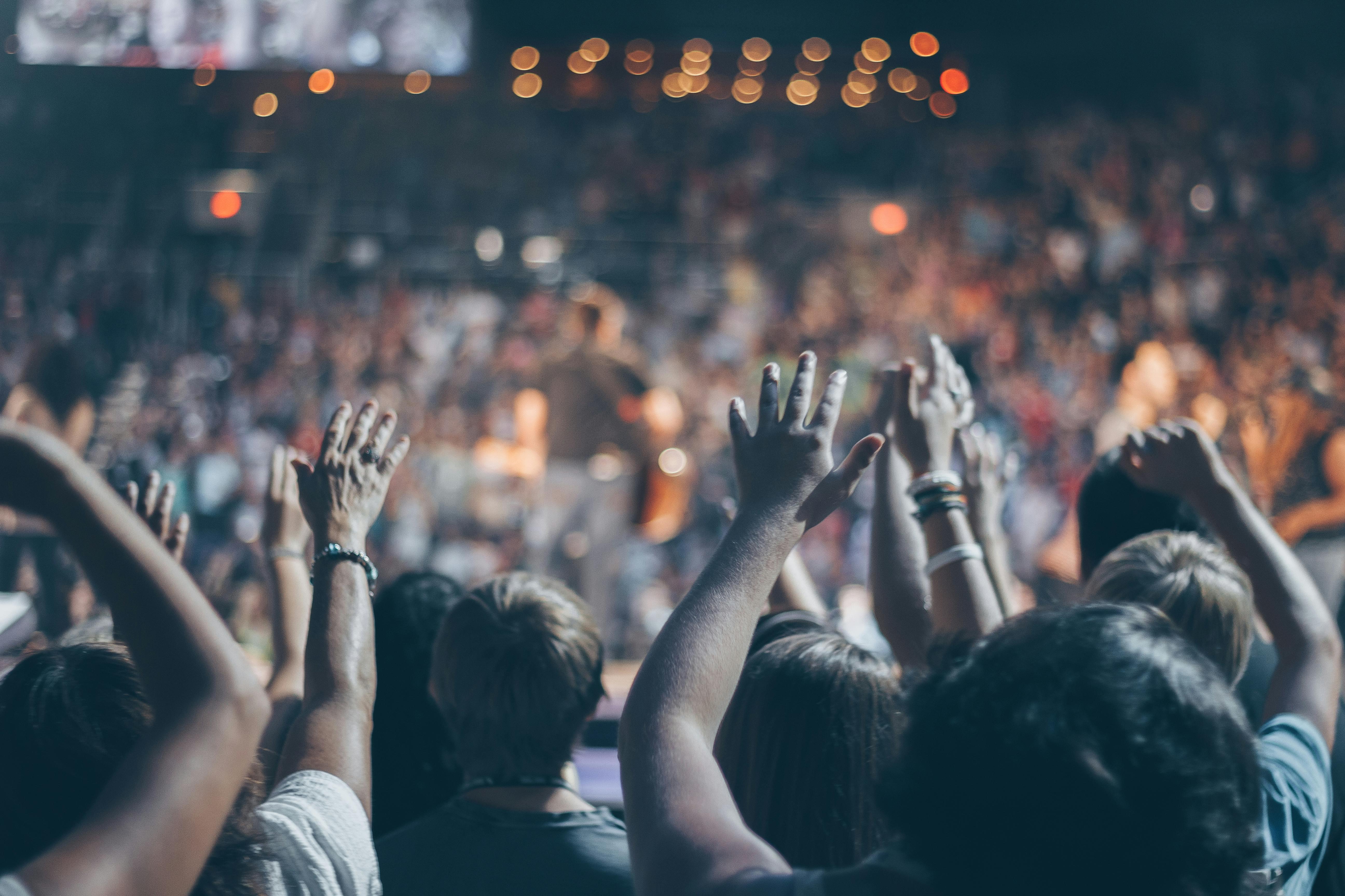 Descoperă universul fascinant al evenimentelor din Eventologia! Bucură-te de festivaluri de film, concerte live, expoziții de artă și multe alte surprize captivante! Conectează-te cu artiști talentați și trăiește momente de neuitat!